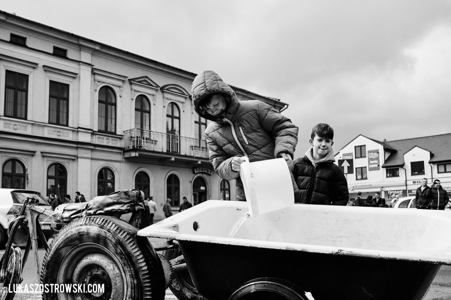 4 tradycyjny lany poniedziałek, lany poniedziałek, reportaż z lanego poniedziałku, lany poniedziałek zdjęcia, smiergust