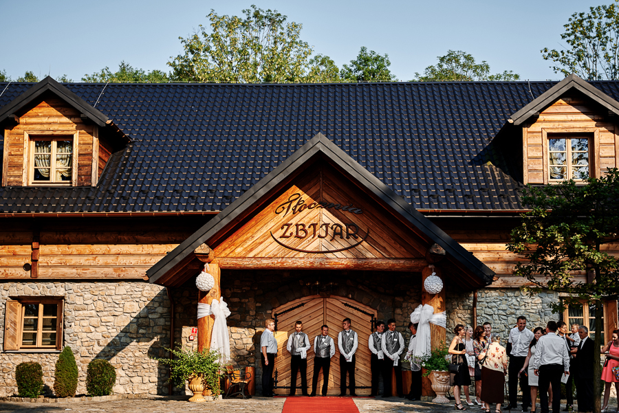 zdjęcia ślubne Wadowice, karczma znijar, fotograf ślubny wadowice, fotograf na ślub wadowice, reportaż ślubny Wadowice