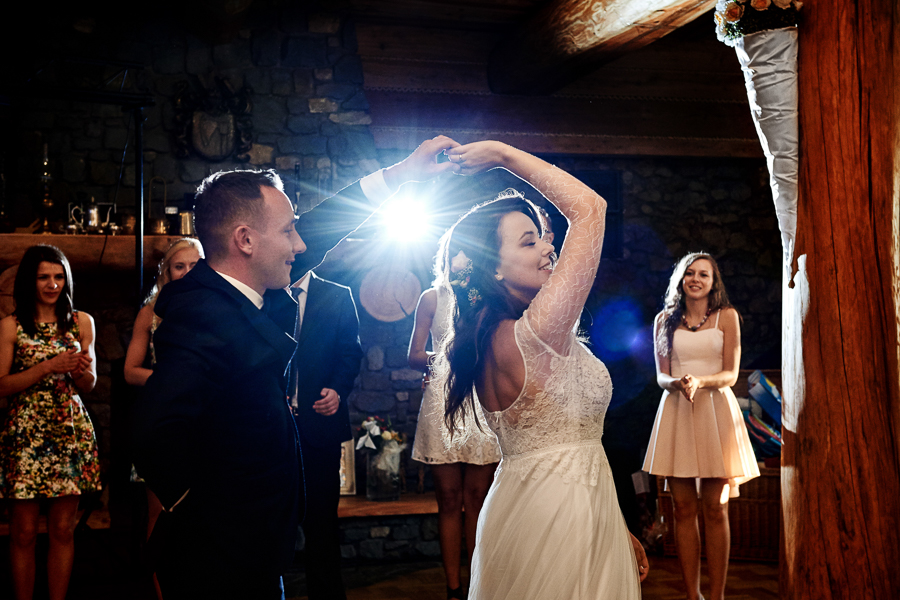 zdjęcia ślubne Wadowice, karczma znijar, fotograf ślubny wadowice, fotograf na ślub wadowice, reportaż ślubny Wadowice