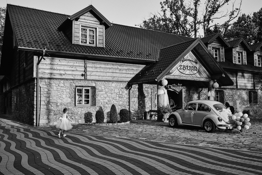 zdjęcia ślubne Wadowice, karczma znijar, fotograf ślubny wadowice, fotograf na ślub wadowice, reportaż ślubny Wadowice