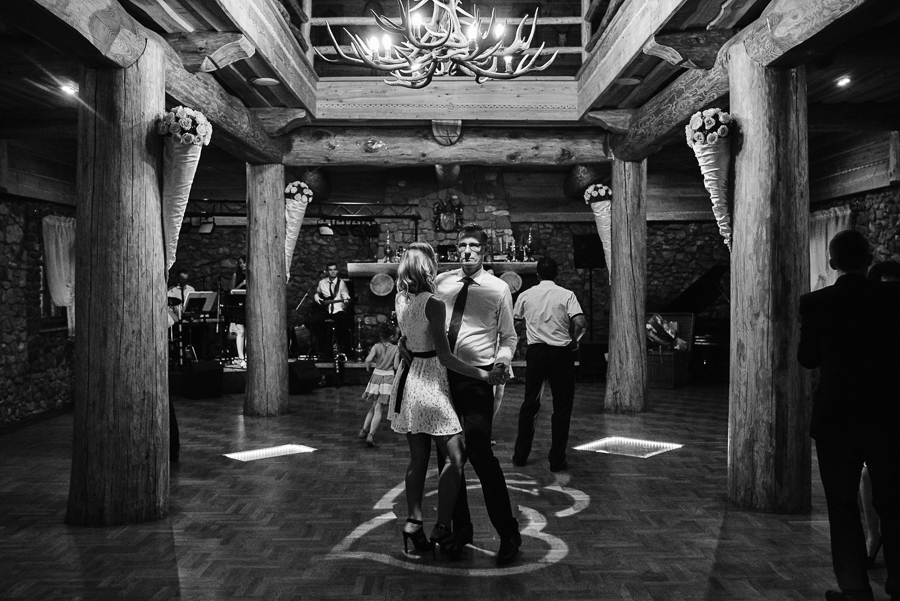 zdjęcia ślubne Wadowice, karczma znijar, fotograf ślubny wadowice, fotograf na ślub wadowice, reportaż ślubny Wadowice