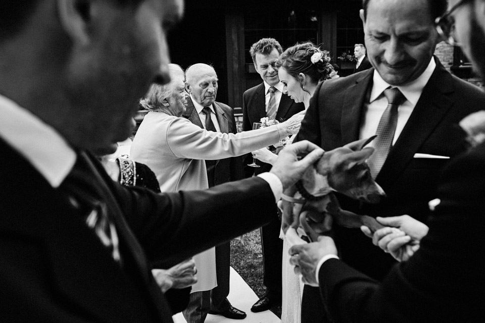 rustykalne wesele w folwarku, rustykalne wesele, wesele boho, ceremonia cywilna w plenerze, ceremonia w plenerze, reportaż ślubny, łukasz ostrowski