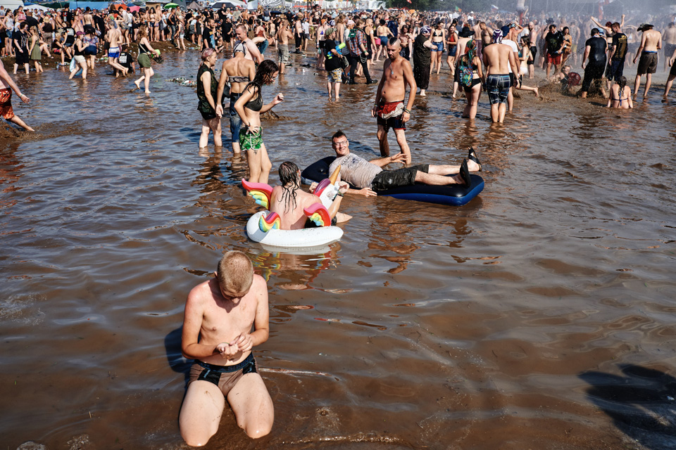 woodstock poland rock 2018, przystanek woodstock, zdjęcia woodstock, festiwal poland rock, zdjęcia z woodstocka, woodstock błoto, miłość