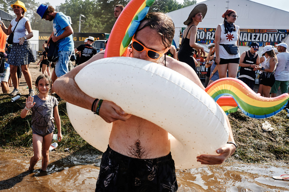 woodstock poland rock 2018, przystanek woodstock, zdjęcia woodstock, festiwal poland rock, zdjęcia z woodstocka, woodstock błoto, miłość