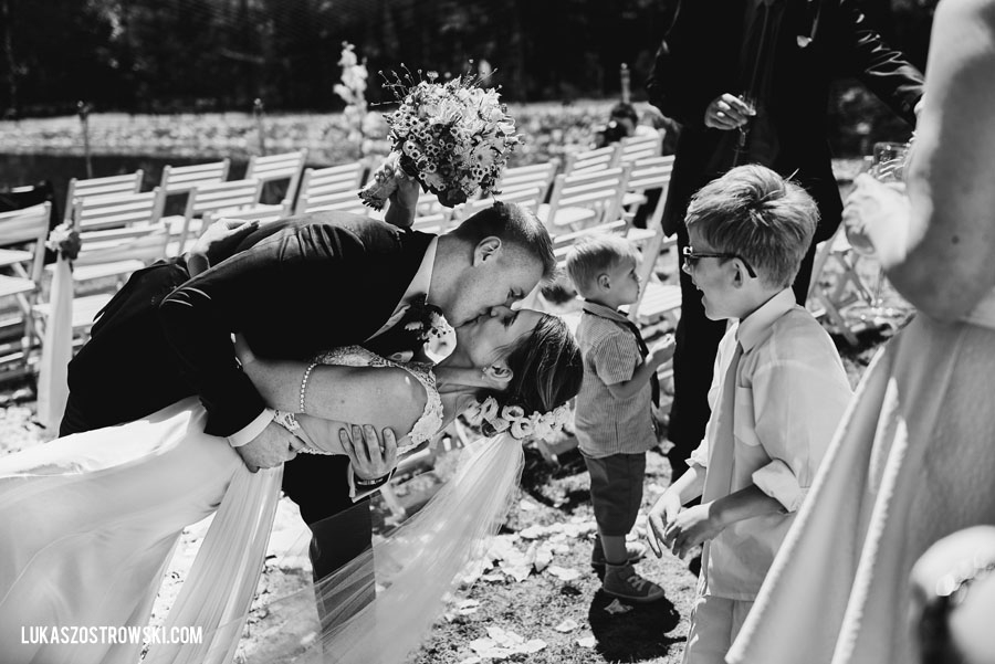 Pałac Czarny Las ślub w plenerze, ceremonia w plenerze, wesele plenerowe, slow wedding, Pałac czarny las woźniki, 