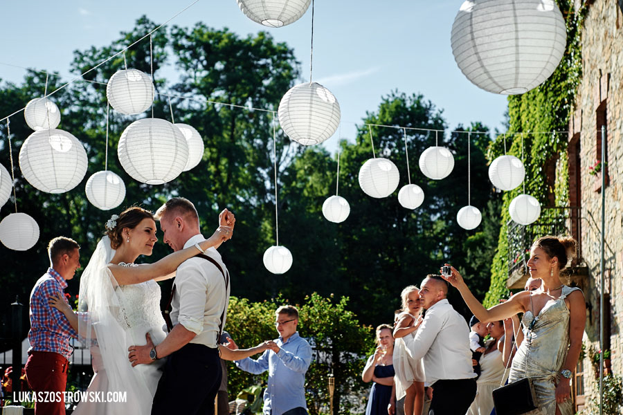 Pałac Czarny Las ślub w plenerze, ceremonia w plenerze, wesele plenerowe, slow wedding, Pałac czarny las woźniki, 